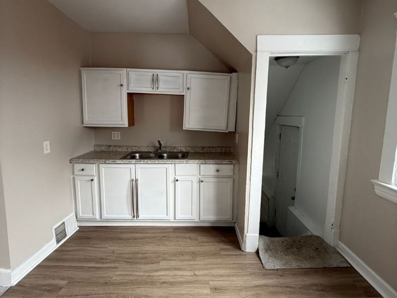 16902 Langly Avenue , Cleveland, OH 44128 Photo 10