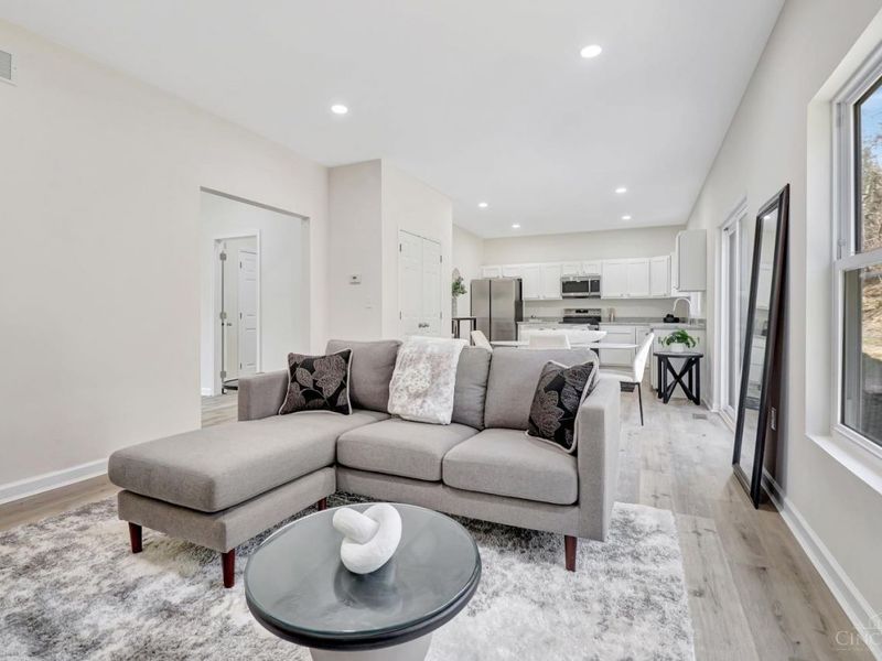 6000 Capri Drive, Cincinnati, OH 45224 Photo 12