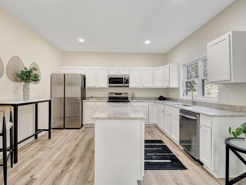 6000 Capri Drive, Cincinnati, OH 45224 Photo 2