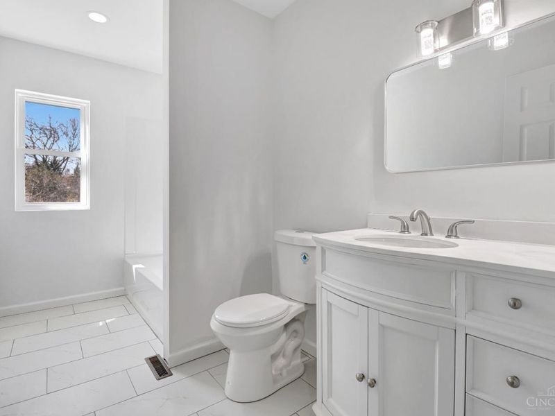 6000 Capri Drive, Cincinnati, OH 45224 Photo 20