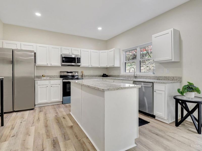 6000 Capri Drive, Cincinnati, OH 45224 Photo 4