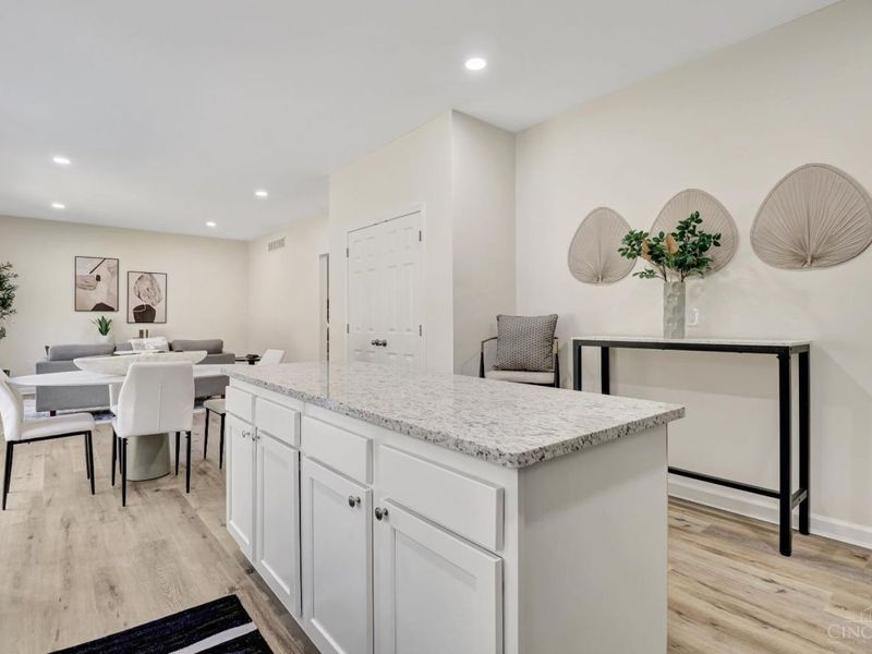 6000 Capri Drive, Cincinnati, OH 45224 Photo 8