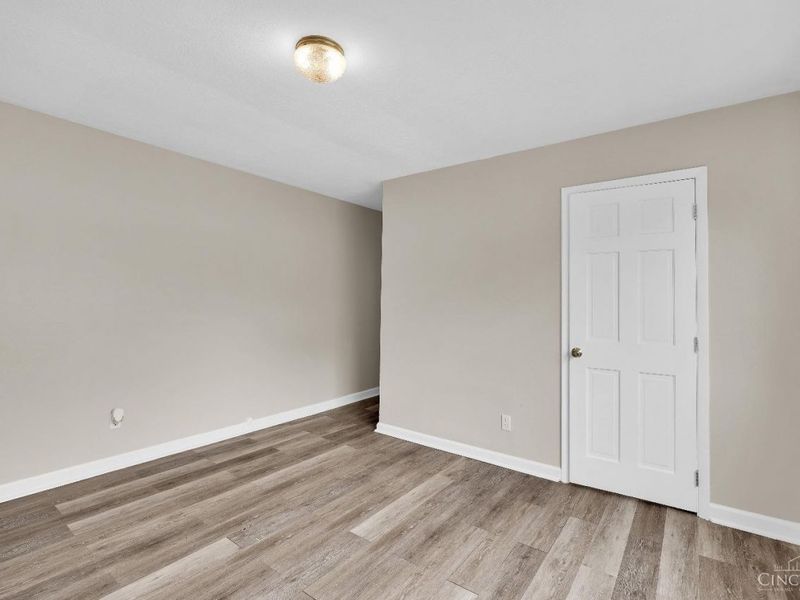 6110 Stover Ave, Cincinnati, OH 45237 Photo 28