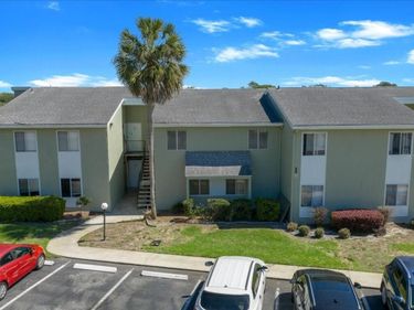 556 FAIRWAYS CIRCLE, Unit B, OCALA, FL 34472