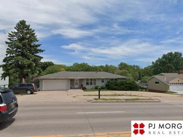 1863 S 90th Street, Omaha, NE 68124