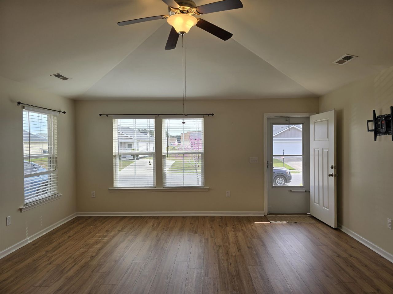 1328 Valor Rd. Photo 13