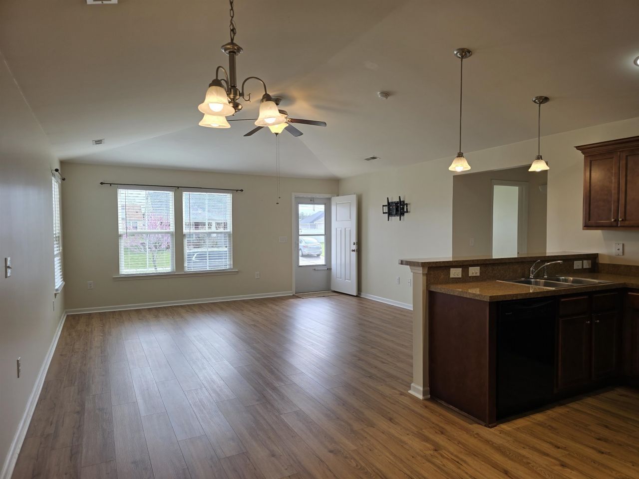 1328 Valor Rd. Photo 5