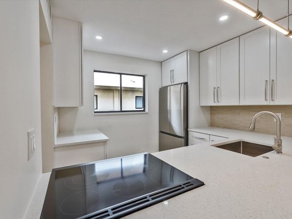 5220 Las Verdes Circle, Unit 321, Delray Beach, FL 33484