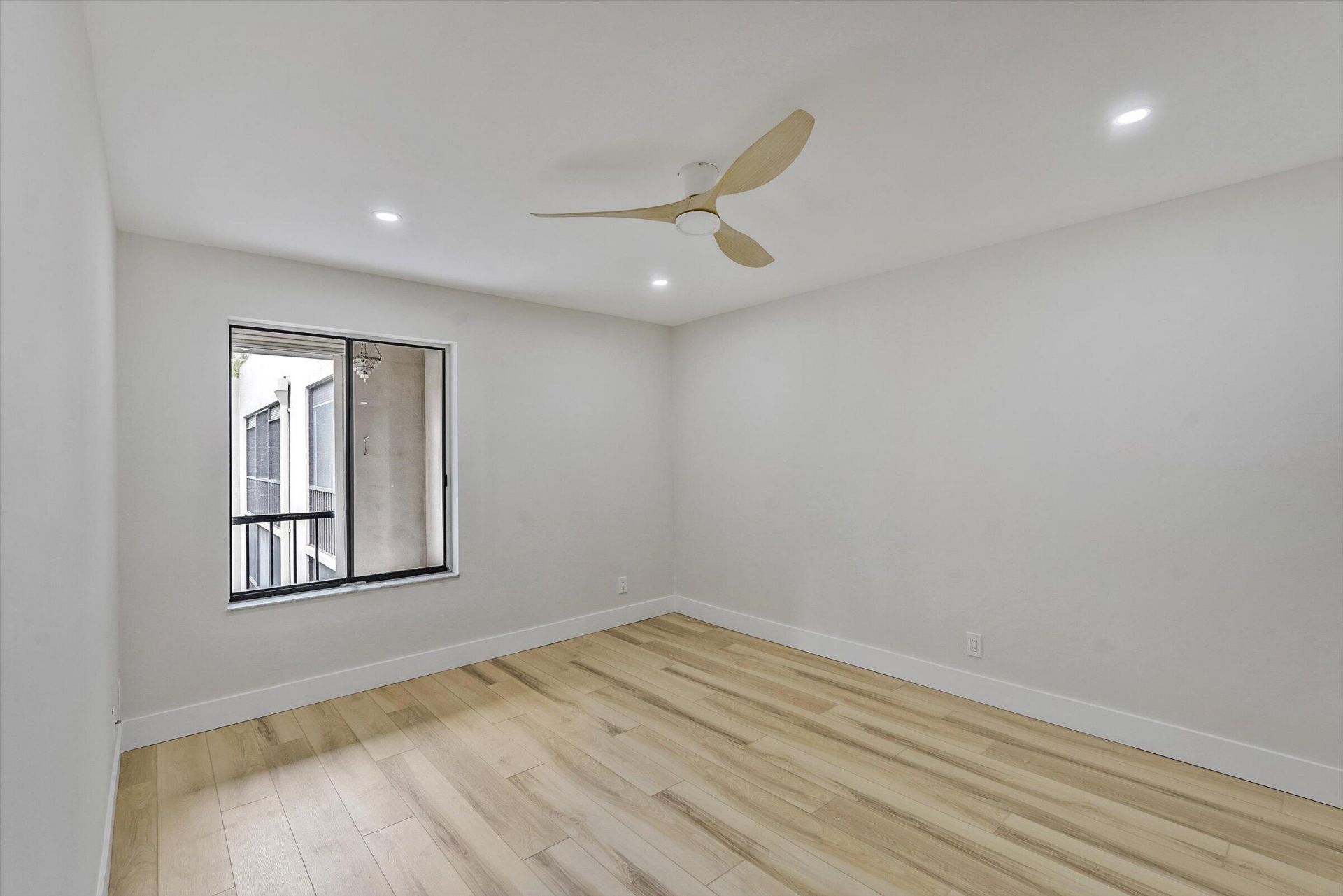 5220 Las Verdes Circle, Unit 321, Delray Beach, FL 33484 Photo
