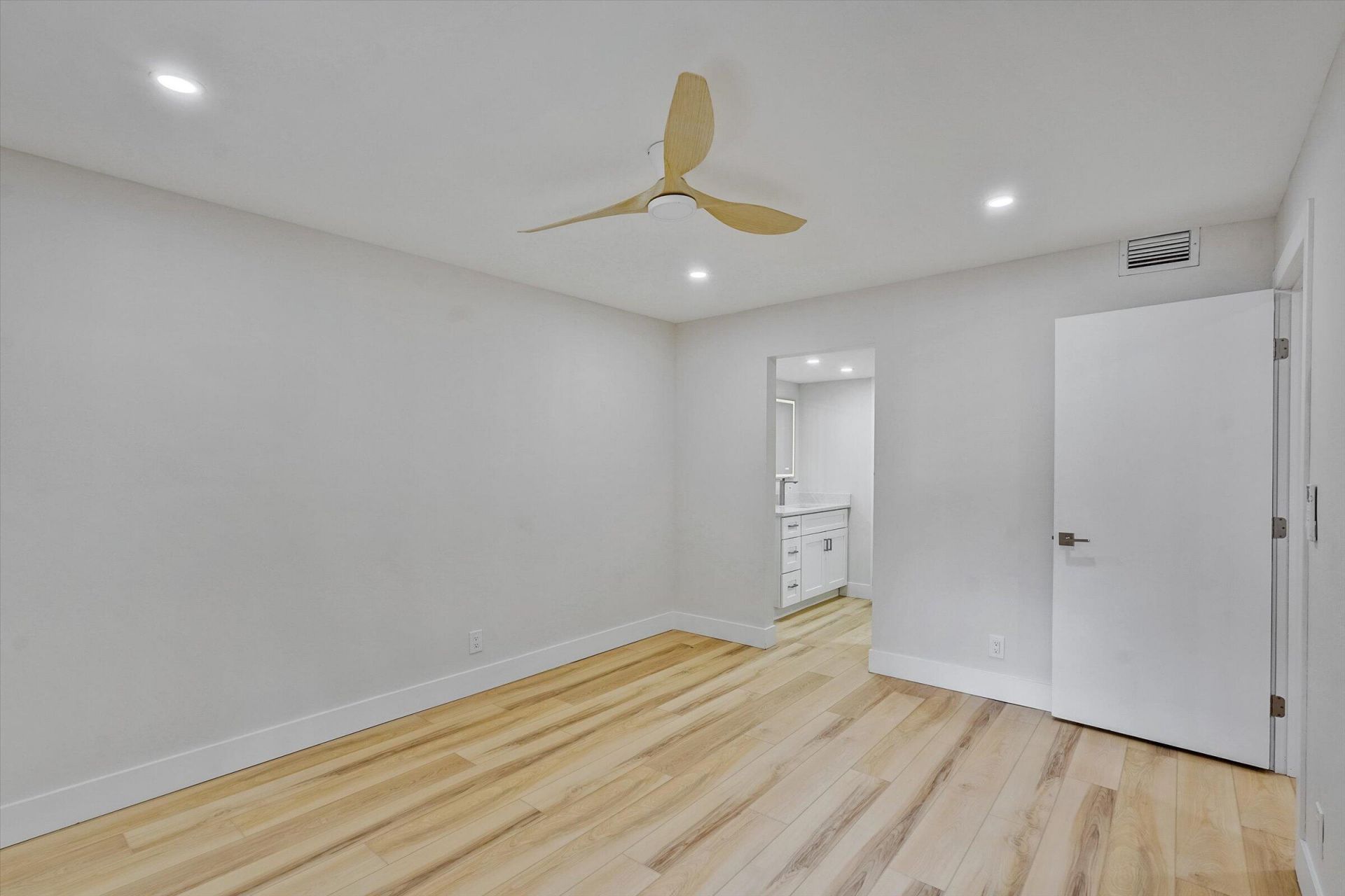 5220 Las Verdes Circle, Unit 321, Delray Beach, FL 33484 Photo