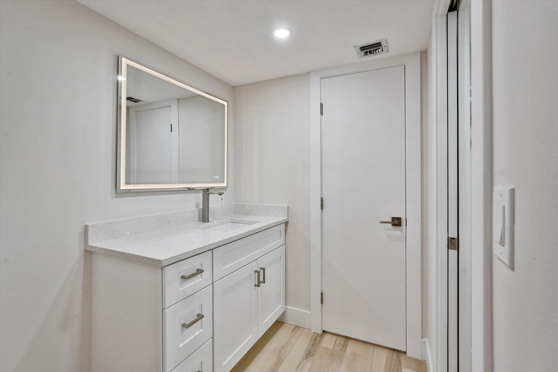 5220 Las Verdes Circle, Unit 321, Delray Beach, FL 33484 Photo