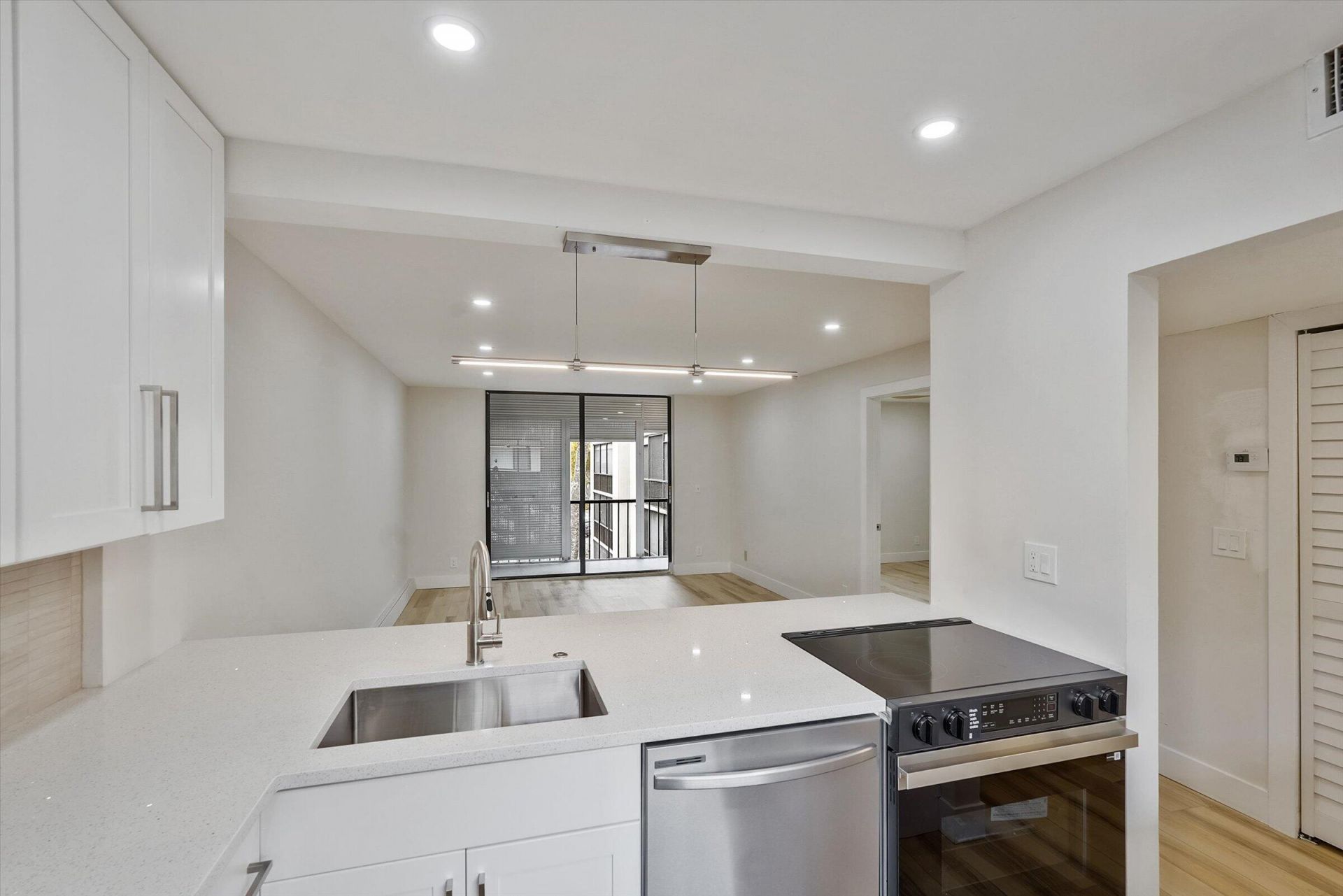 5220 Las Verdes Circle, Unit 321, Delray Beach, FL 33484 Photo