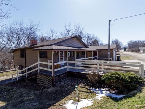 1275 Holiday Lane, Brooklyn, IA 52211