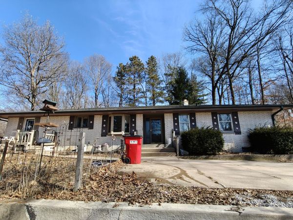 31 Smoke Road, Valparaiso, IN 46385