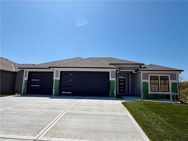 13755 NW 70th Street, Parkville, MO 64152