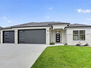 13755 NW 70th Street, Parkville, MO 64152