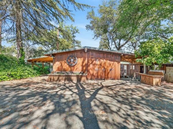 305 Riverview Dr, Auburn, CA 95603