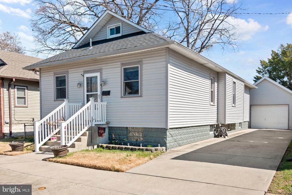 132 Hickman Avenue, Gloucester City, NJ 08030 Main Photo