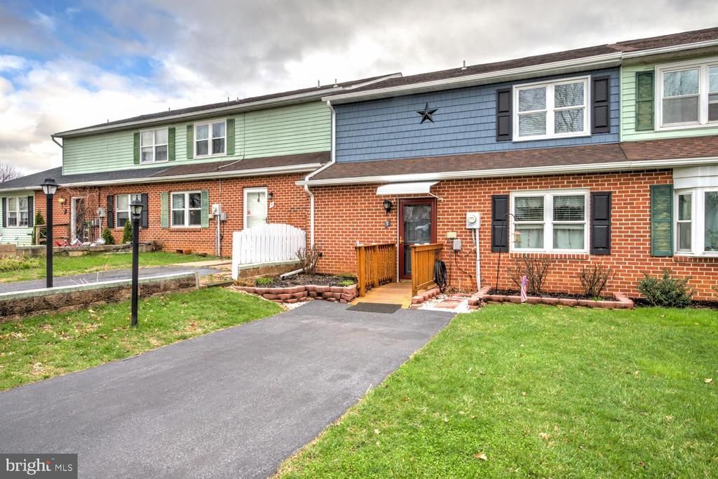 7 Winding Way, Lititz, PA 17543 Main Photo