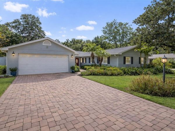 2102 W KYRA DRIVE, TAMPA, FL 33612