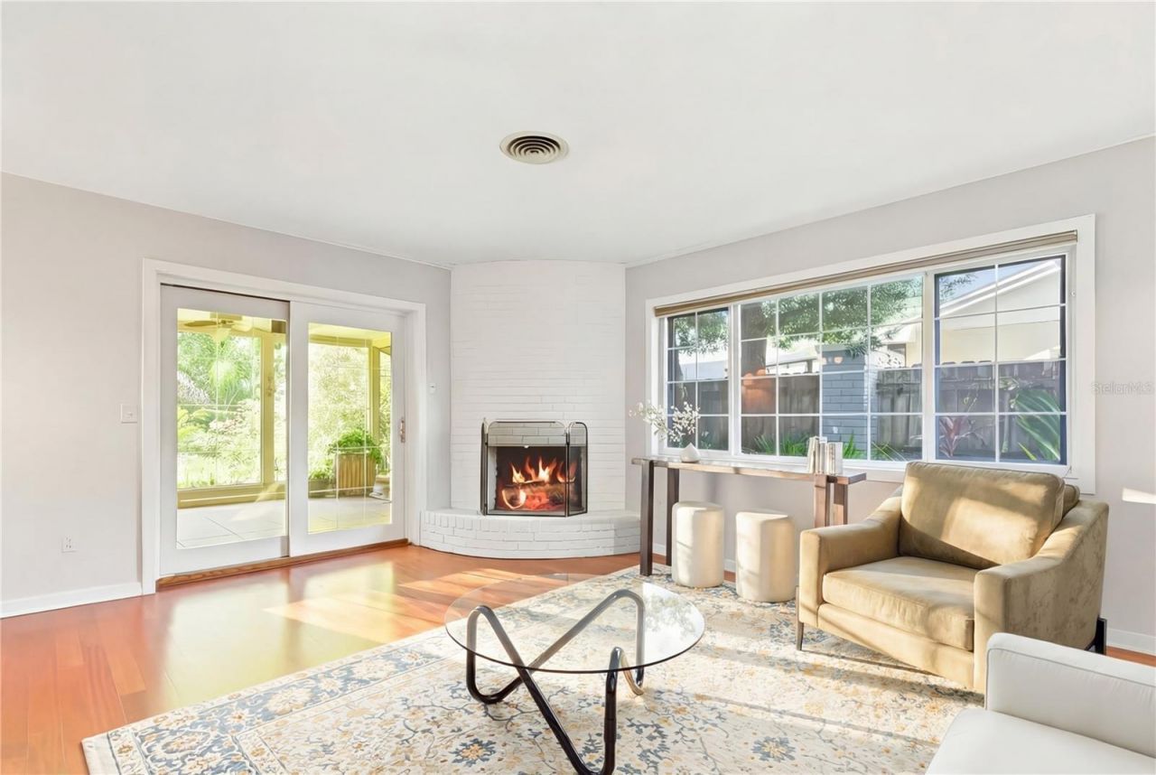 2102 W Kyra Drive, Tampa, FL 33612 Photo