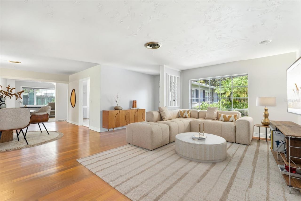 2102 W Kyra Drive, Tampa, FL 33612 Photo