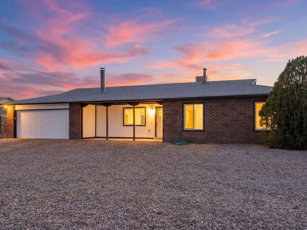 721 Chuckwagon Road SE, Rio Rancho, NM 87124