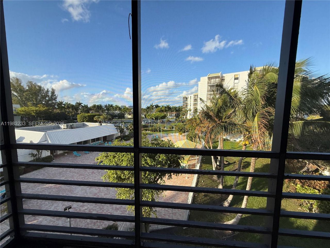 20400 W Country Club Dr, Unit 412, Aventura, FL 33180 Photo