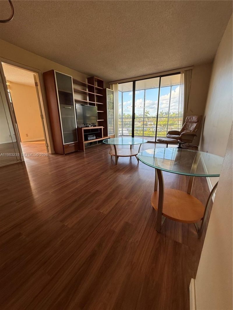 20400 W Country Club Dr, Unit 412, Aventura, FL 33180 Photo