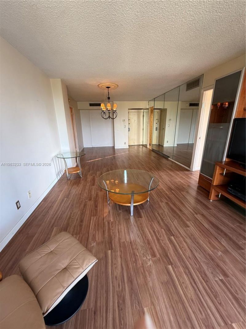 20400 W Country Club Dr, Unit 412, Aventura, FL 33180 Photo