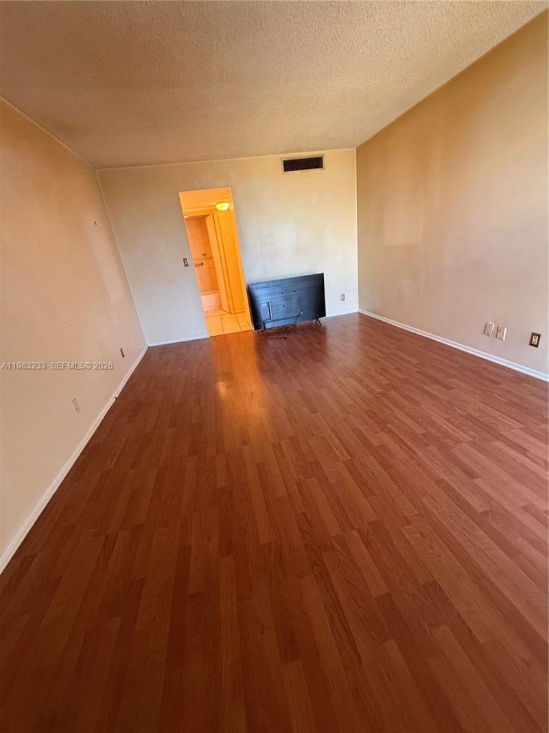 20400 W Country Club Dr, Unit 412, Aventura, FL 33180 Photo