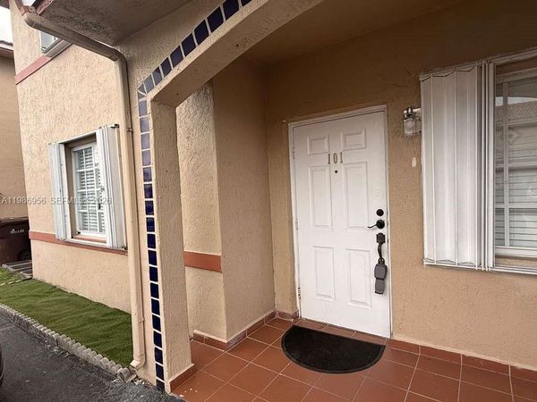 3262 W 70th St , Unit 101, Hialeah, FL 33018