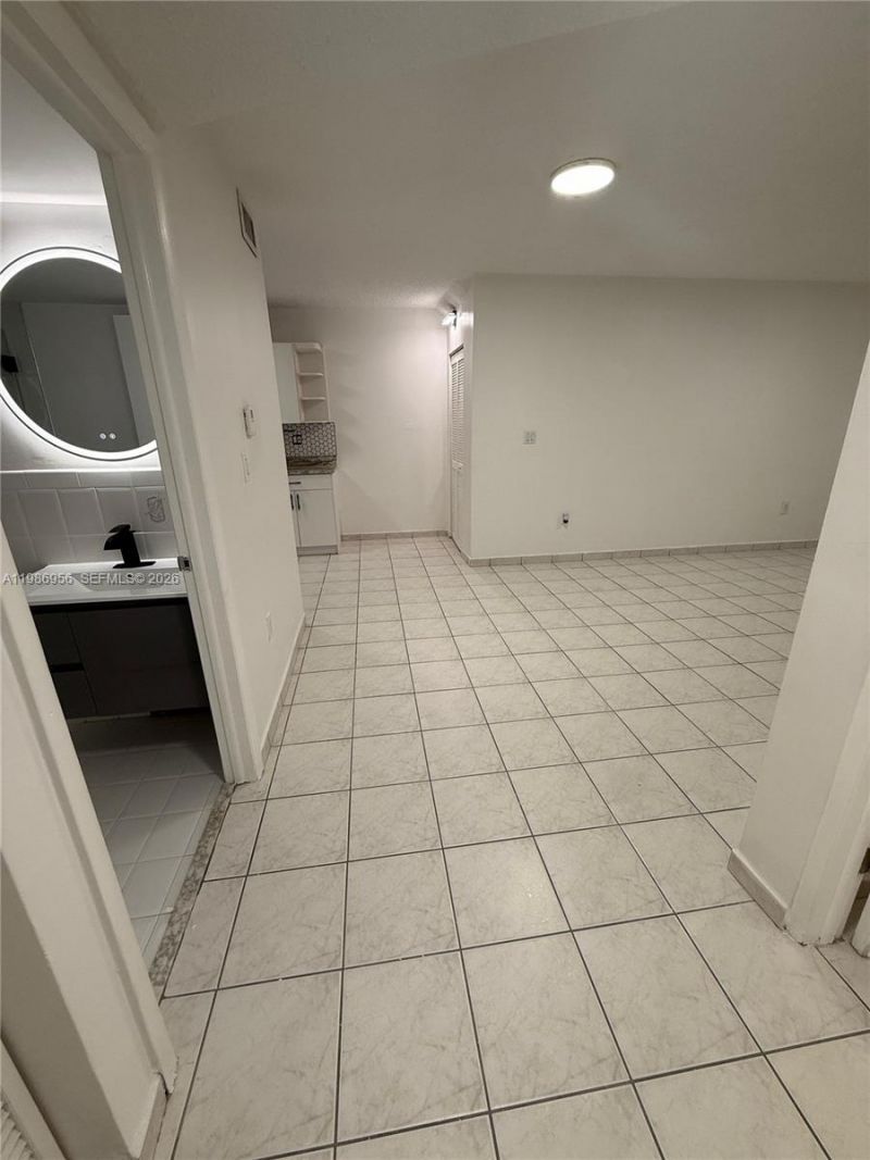 3262 W 70th St , Unit 101, Hialeah, FL 33018 Photo