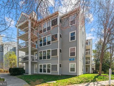 3179 SUMMIT SQUARE DRIVE, Unit 2-E1, OAKTON, VA 22124