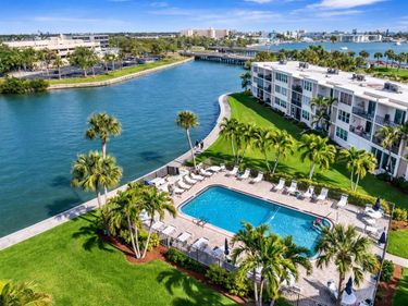 7405 BAY ISLAND DRIVE S, Unit 121, SOUTH PASADENA, FL 33707