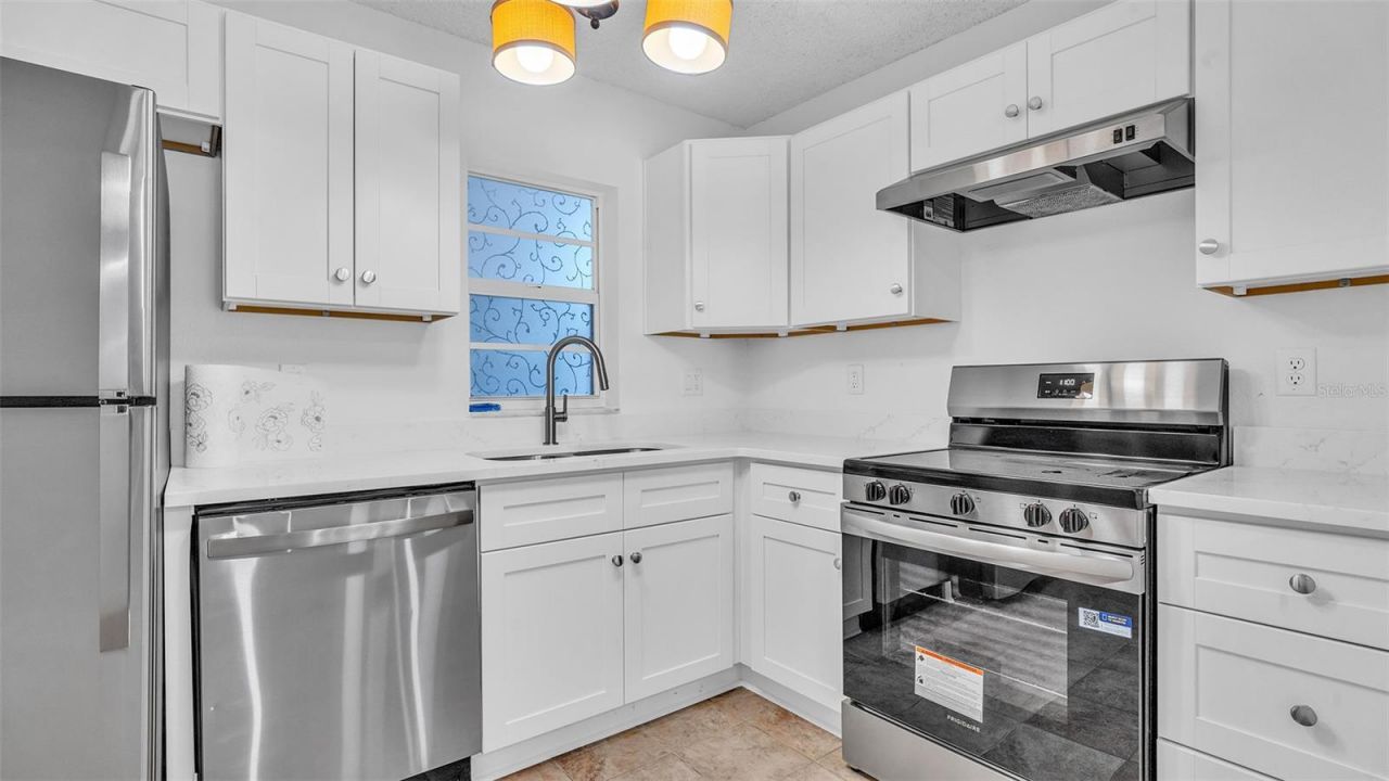 7405 Bay Island Drive S, Unit 121, South Pasadena, FL 33707 Photo