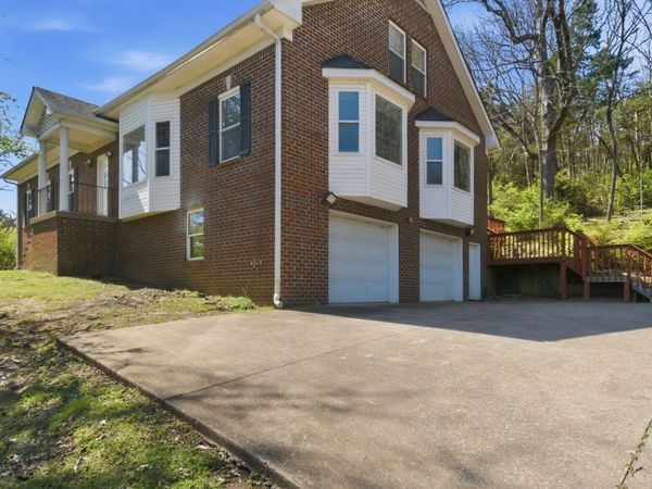 7132 Charlotte Pike , Nashville, TN 37209