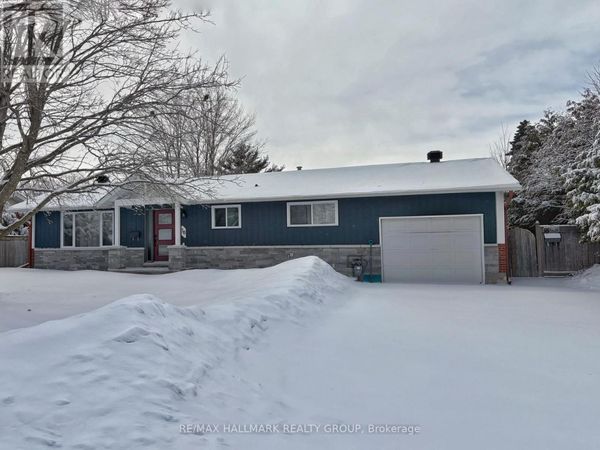 18 Forest Park Avenue, Ottawa, ON K2E5A1