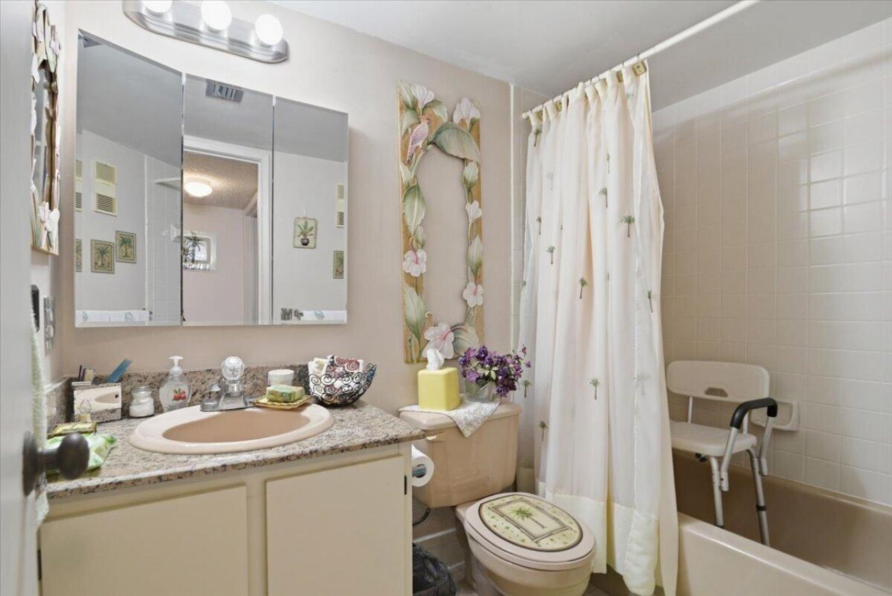 2220 N Cypress Bend Drive, Unit 410, Pompano Beach, FL 33069 Photo