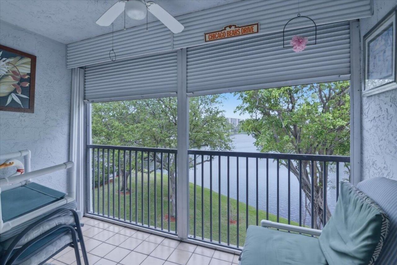 2220 N Cypress Bend Drive, Unit 410, Pompano Beach, FL 33069 Photo