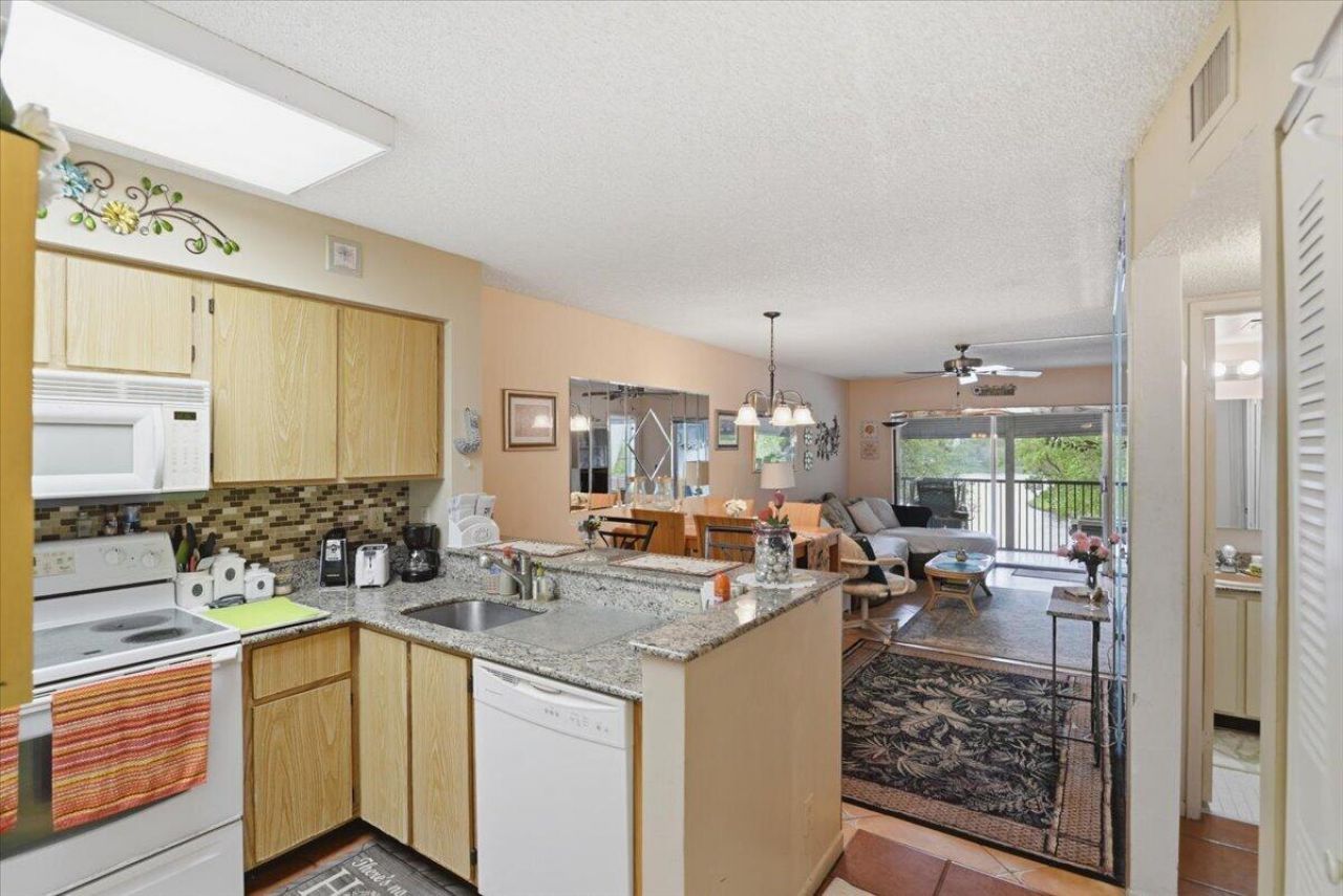 2220 N Cypress Bend Drive, Unit 410, Pompano Beach, FL 33069 Photo