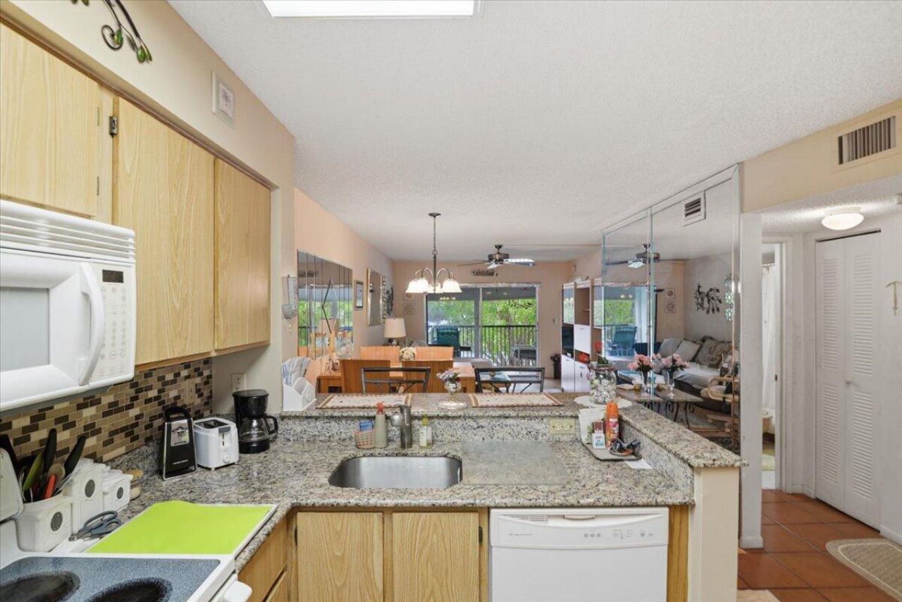 2220 N Cypress Bend Drive, Unit 410, Pompano Beach, FL 33069 Photo