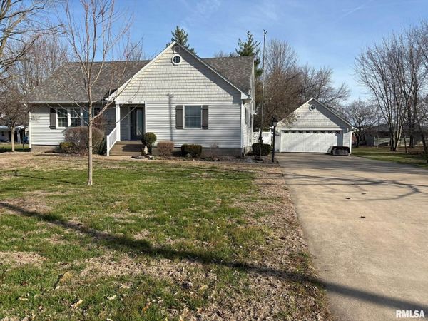 205 Albers Street, Golden, IL 62339