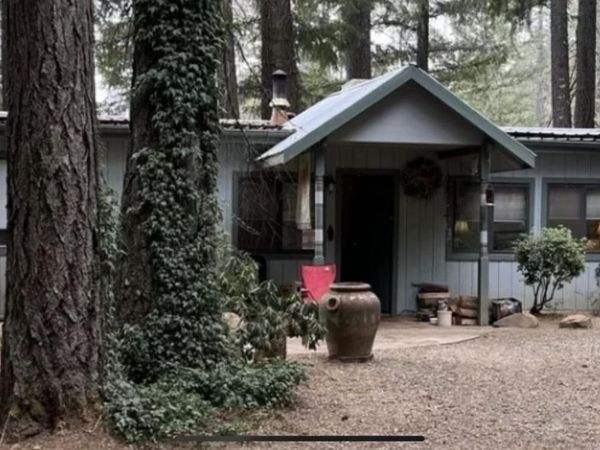 780 Lone Mountain Road, O'Brien, OR 97534