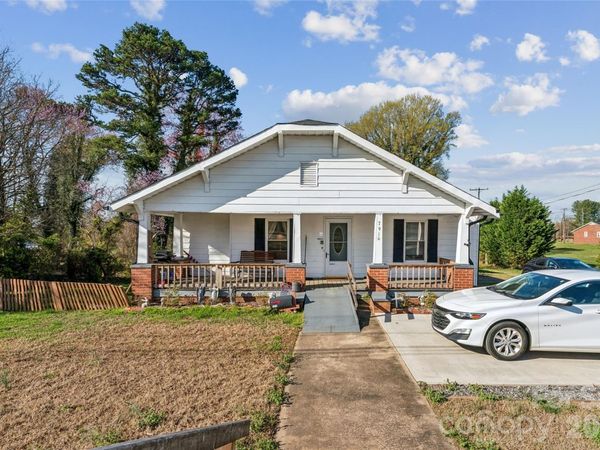 7910 Nc Hwy 90 Highway E, Stony Point, NC 28678