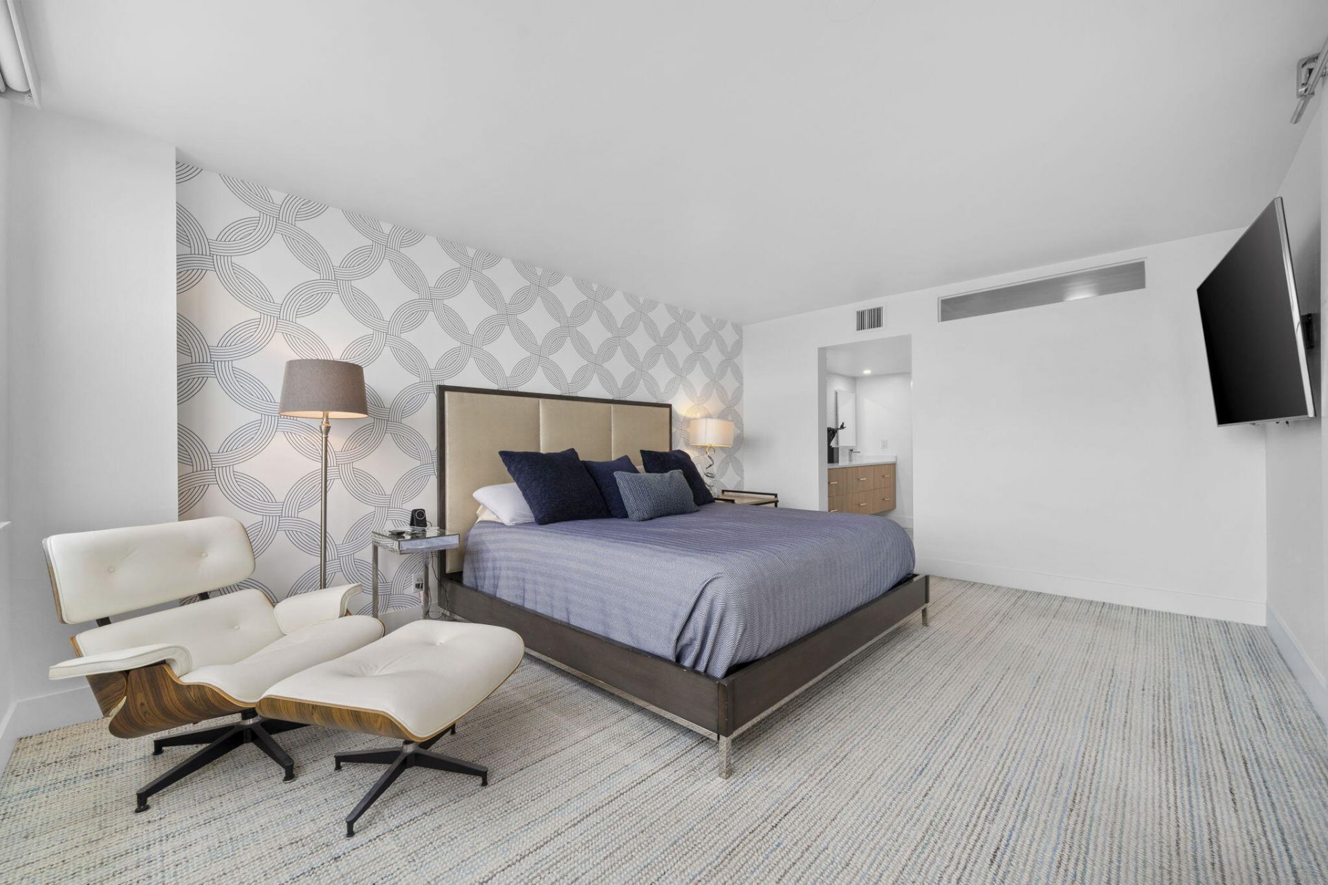 511 Bayshore Drive, Unit 905, Fort Lauderdale, FL 33304 Photo