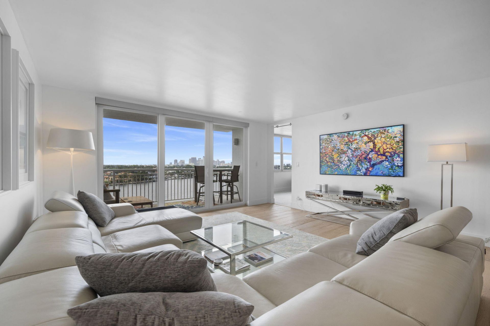 511 Bayshore Drive, Unit 905, Fort Lauderdale, FL 33304 Photo