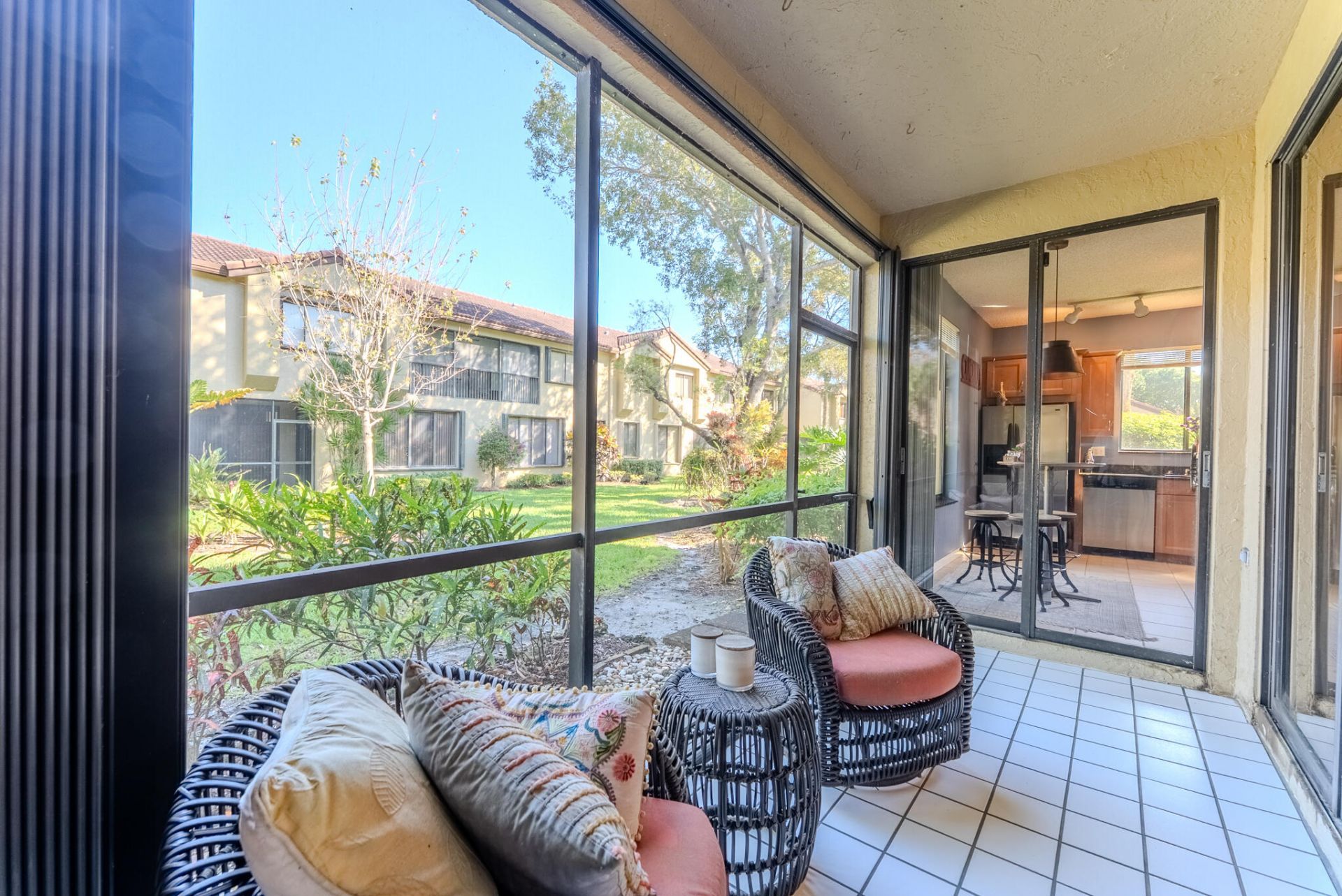 10527 NW 10th Street, Unit B-130, Plantation, FL 33322 Photo