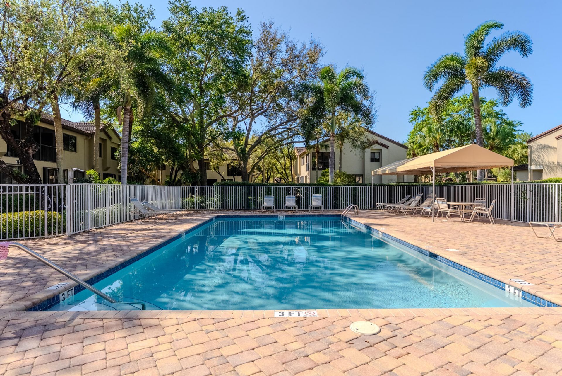 10527 NW 10th Street, Unit B-130, Plantation, FL 33322 Photo