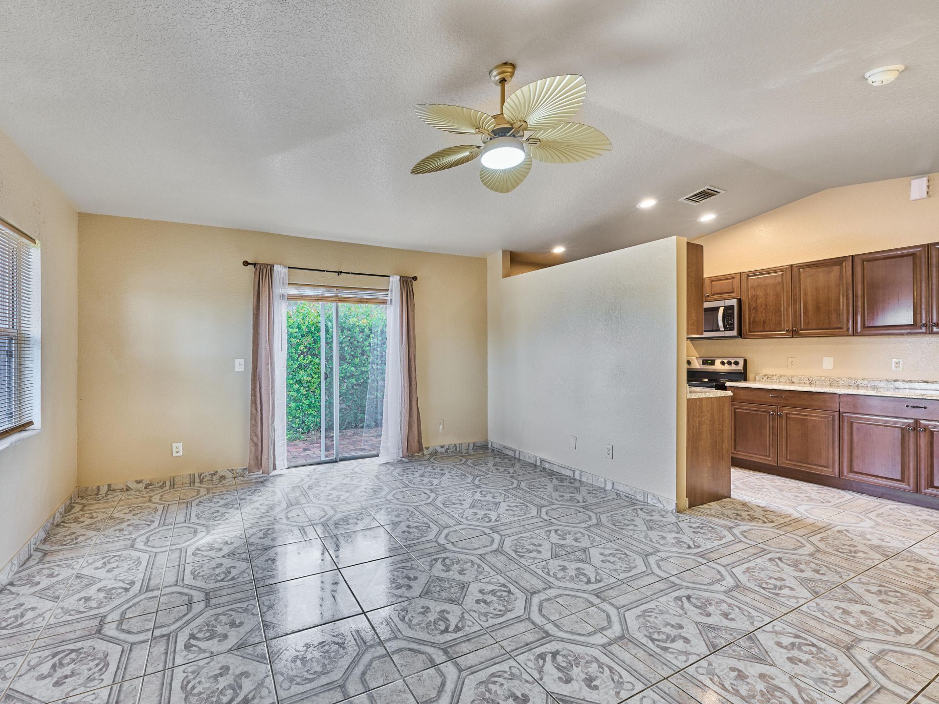 556 E Ridge Cir Circle N, Boynton Beach, FL 33435 Photo